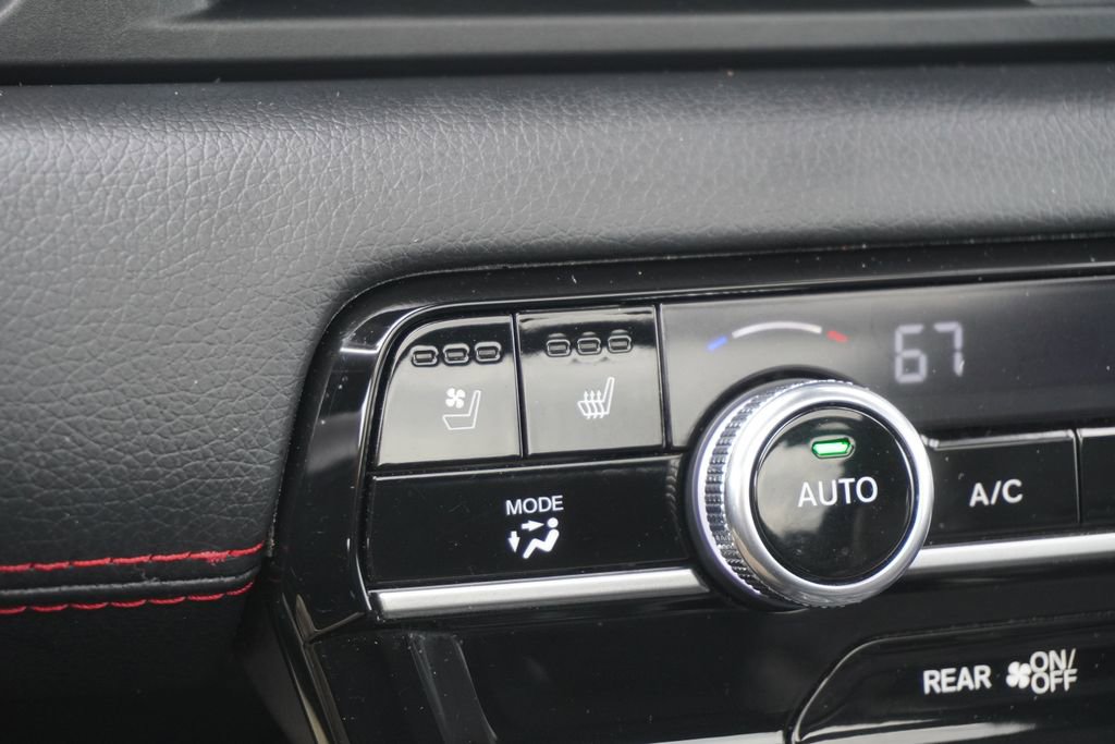 Used 2025 Honda Pilot Black Edition image 20