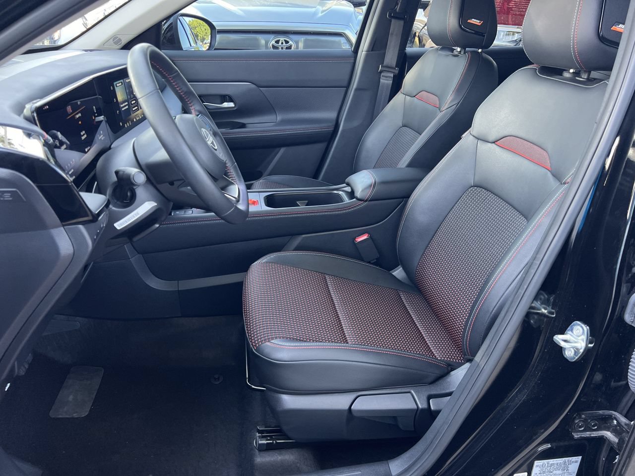 Certified 2026 Nissan Kicks SR w/ SR Premium Package FWD image 9