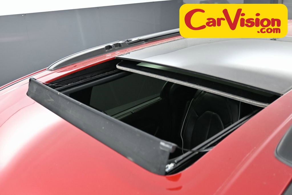 Used 2025 Chrysler Pacifica Limited image 8