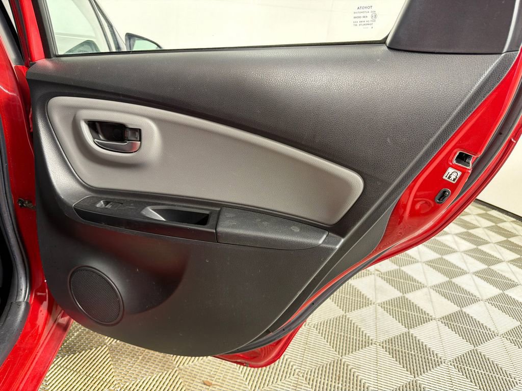 Used 2017 Toyota Yaris LE image 16