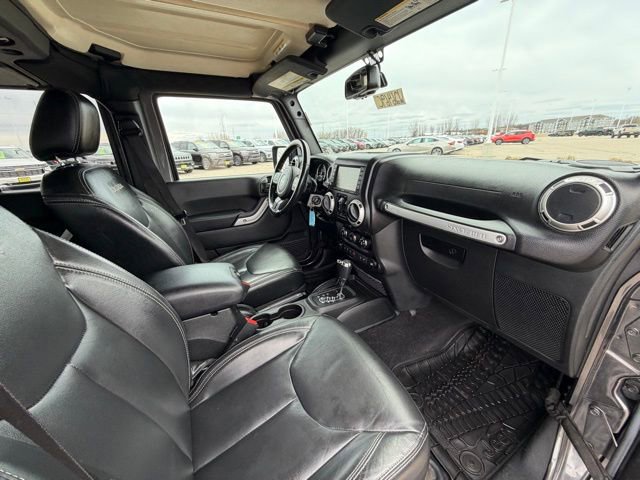 Used 2017 Jeep Wrangler Unlimited Sahara w/ Connectivity Group image 23