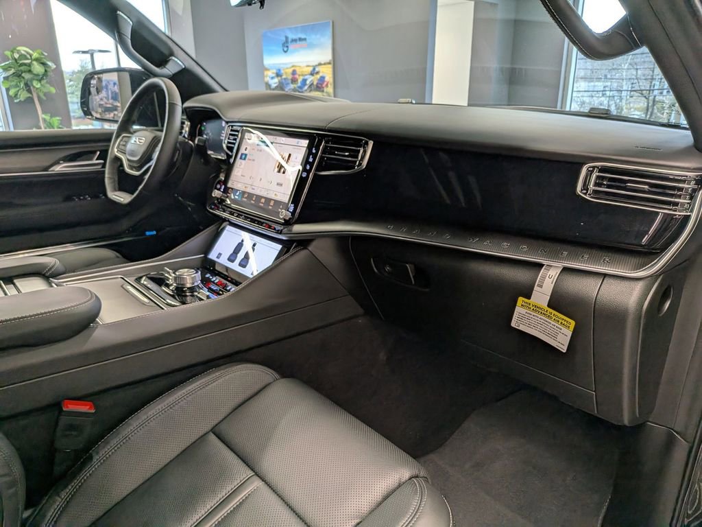 New 2026 Jeep Grand Wagoneer Summit w/ Premium Group III image 31