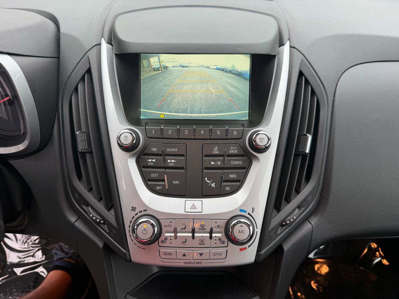 Used 2016 Chevrolet Equinox LTZ w/ Enhanced Convenience Package FWD image 29