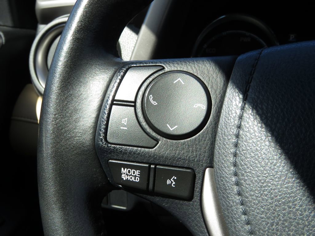 Used 2017 Toyota RAV4 XLE w/ Carpet Mat Package AWD/4WD image 21