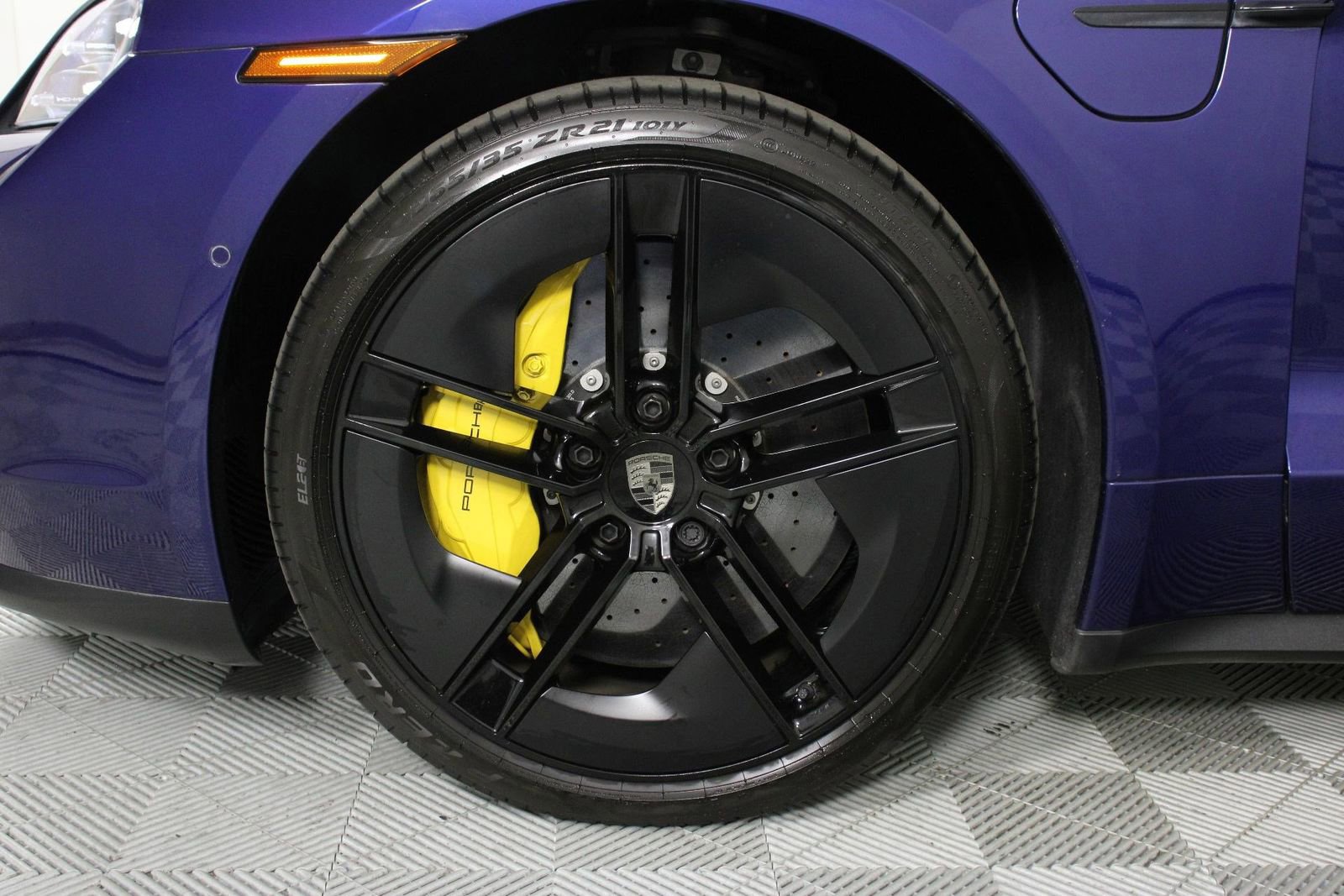 Certified 2025 Porsche Taycan Turbo image 29