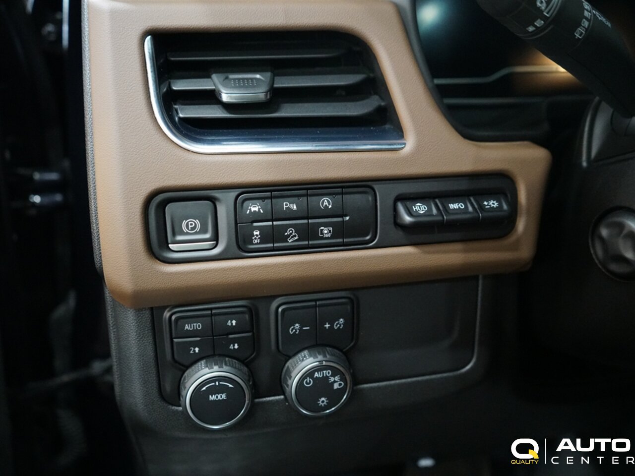 Used 2023 Chevrolet Tahoe High Country AWD/4WD image 27