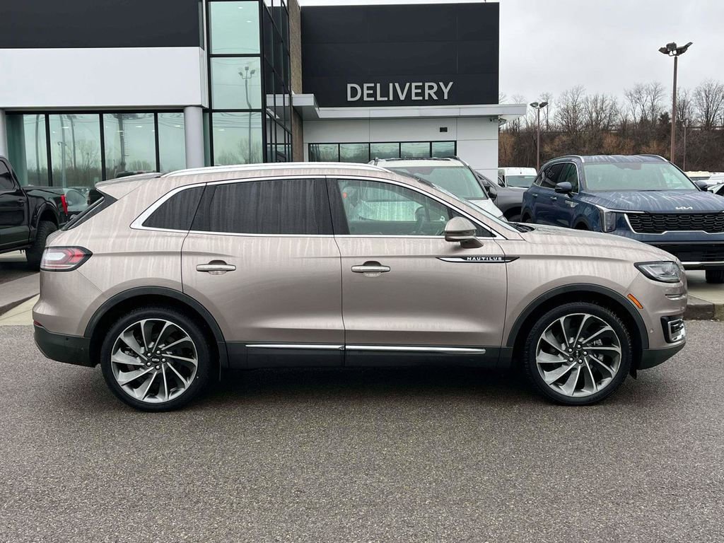 Used 2020 Lincoln Nautilus Reserve w/ Equipment Group 201A image 28