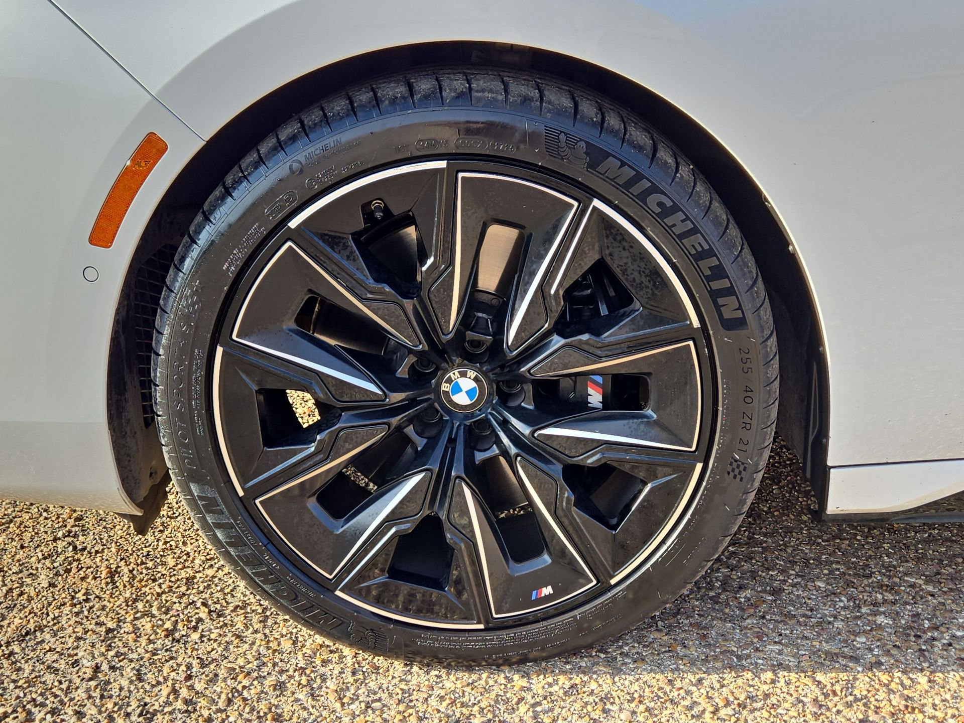 Used 2023 BMW 760i xDrive w/ Executive Package image 11