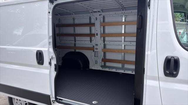 Used 2025 RAM ProMaster 2500 w/ U-Haul Equipment Group FWD image 16