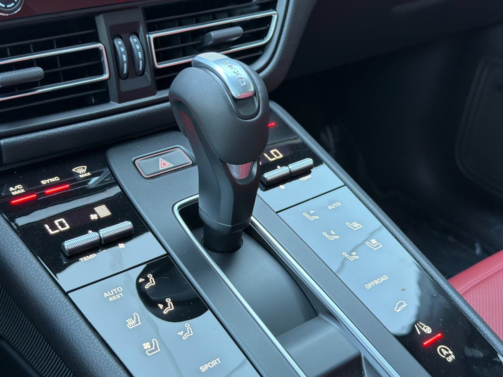 New 2026 Porsche Macan AWD/4WD image 22
