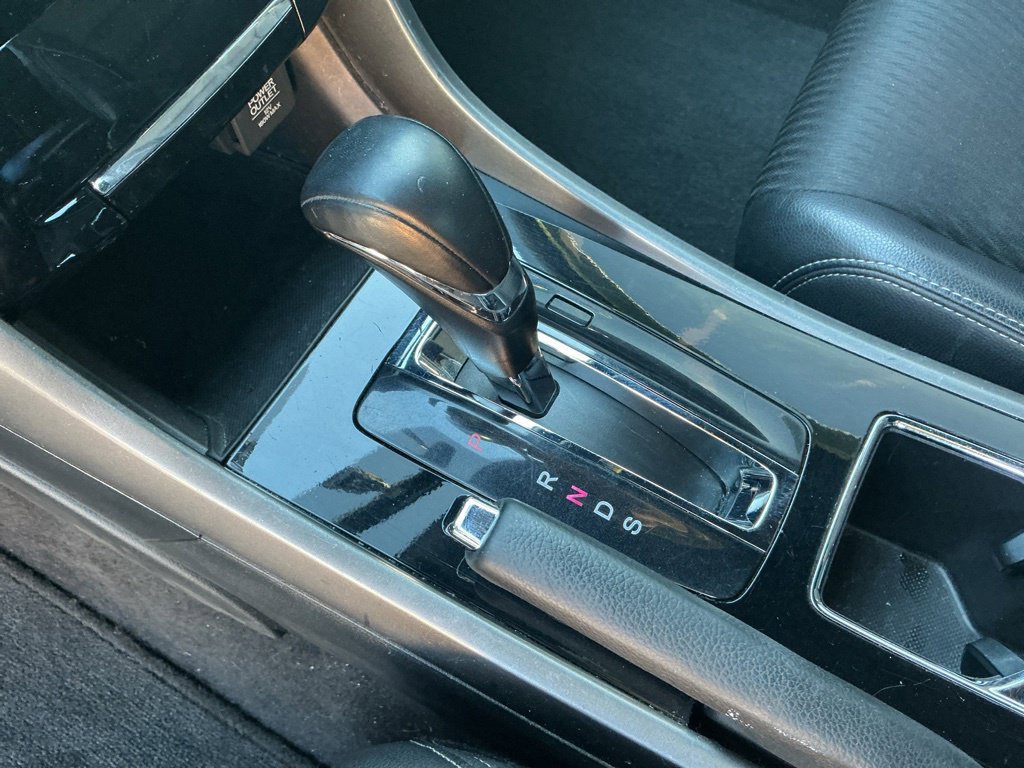 Used 2016 Honda Accord Sport image 14
