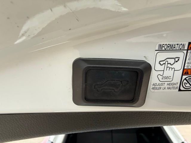 Used 2016 Toyota RAV4 SE AWD/4WD image 33