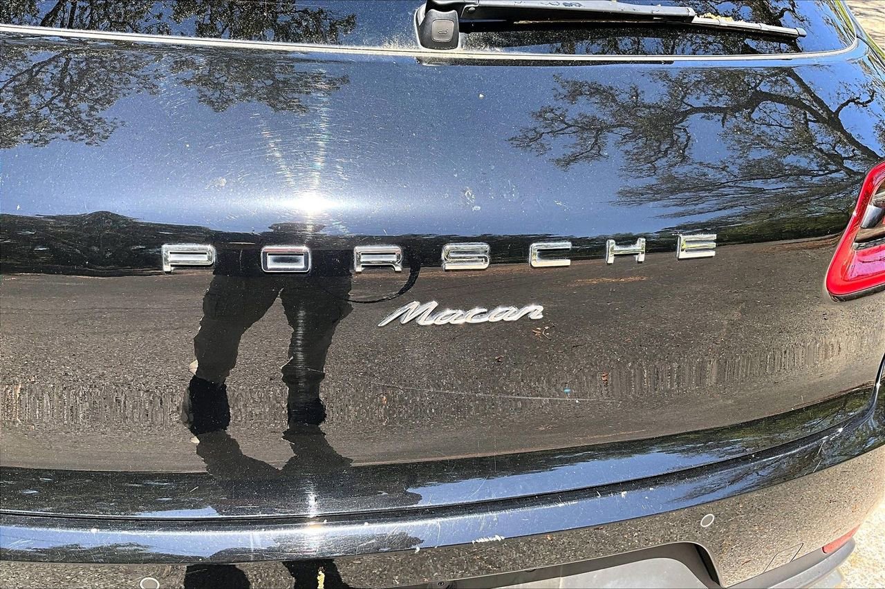 Used 2018 Porsche Macan Sport Edition image 25