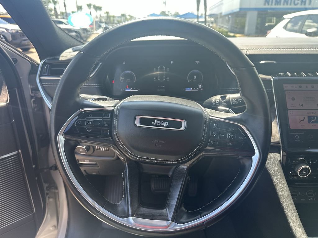 Used 2022 Jeep Grand Cherokee L Overland RWD image 28