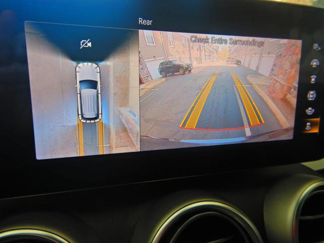 Used 2021 Mercedes-Benz GLC 300 4MATIC w/ AMG Line image 19