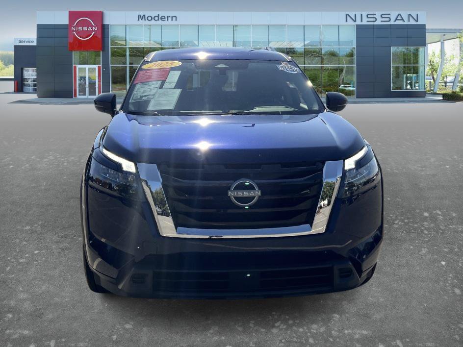 Certified 2025 Nissan Pathfinder SV FWD video 2