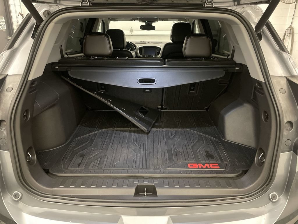 Used 2021 GMC Terrain SLT w/ LPO, Dark Accent Package AWD/4WD image 20
