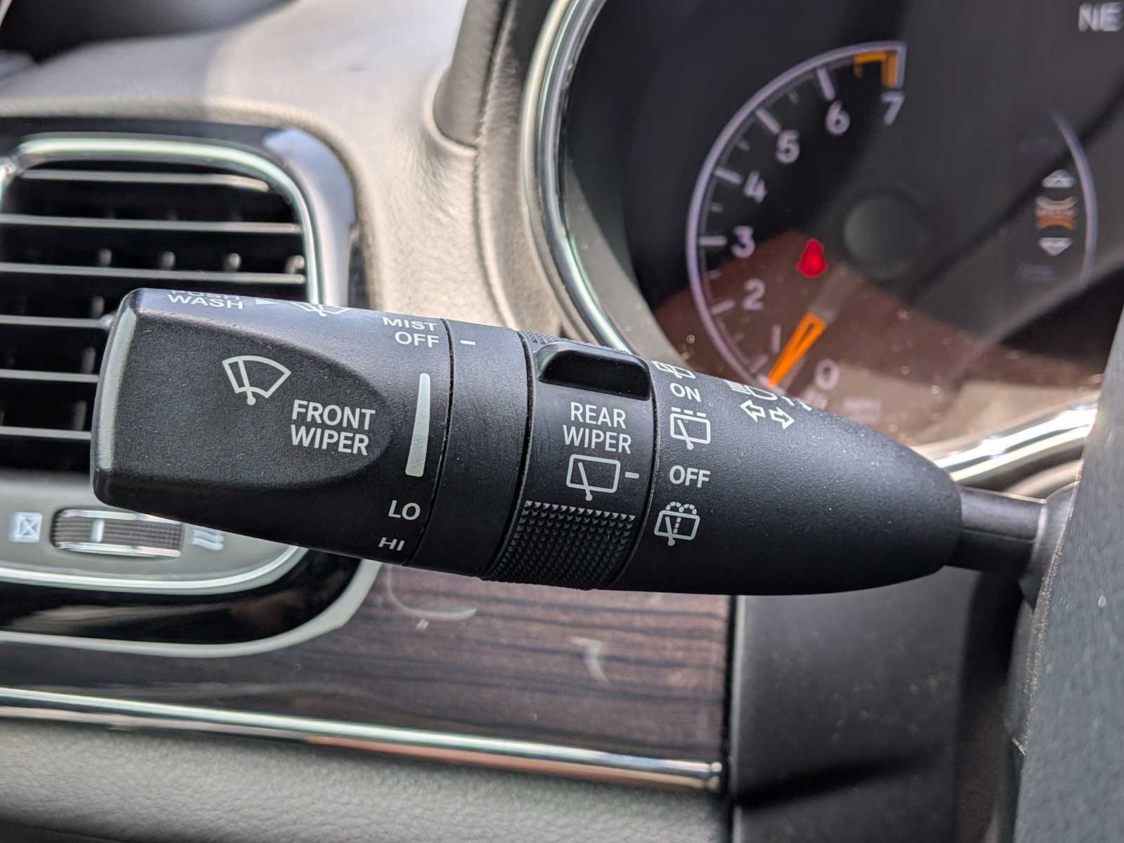 Used 2019 Jeep Grand Cherokee Overland AWD/4WD image 27