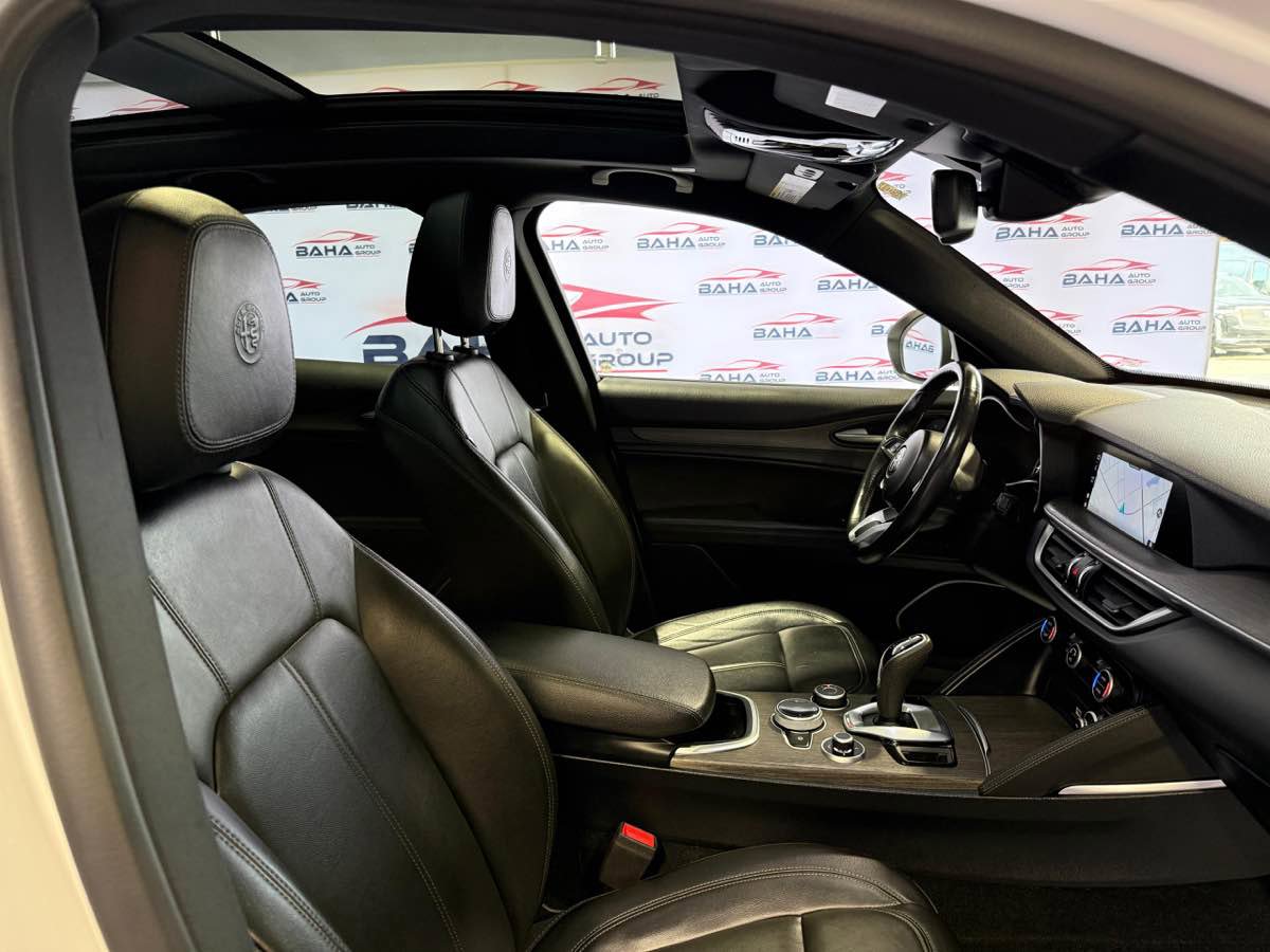 Used 2022 Alfa Romeo Stelvio Ti w/ Active Assist Plus Package image 31