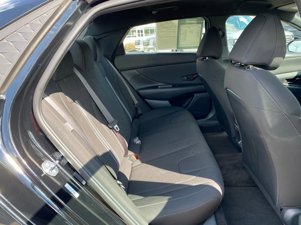 Used 2025 Hyundai Elantra Sport image 33