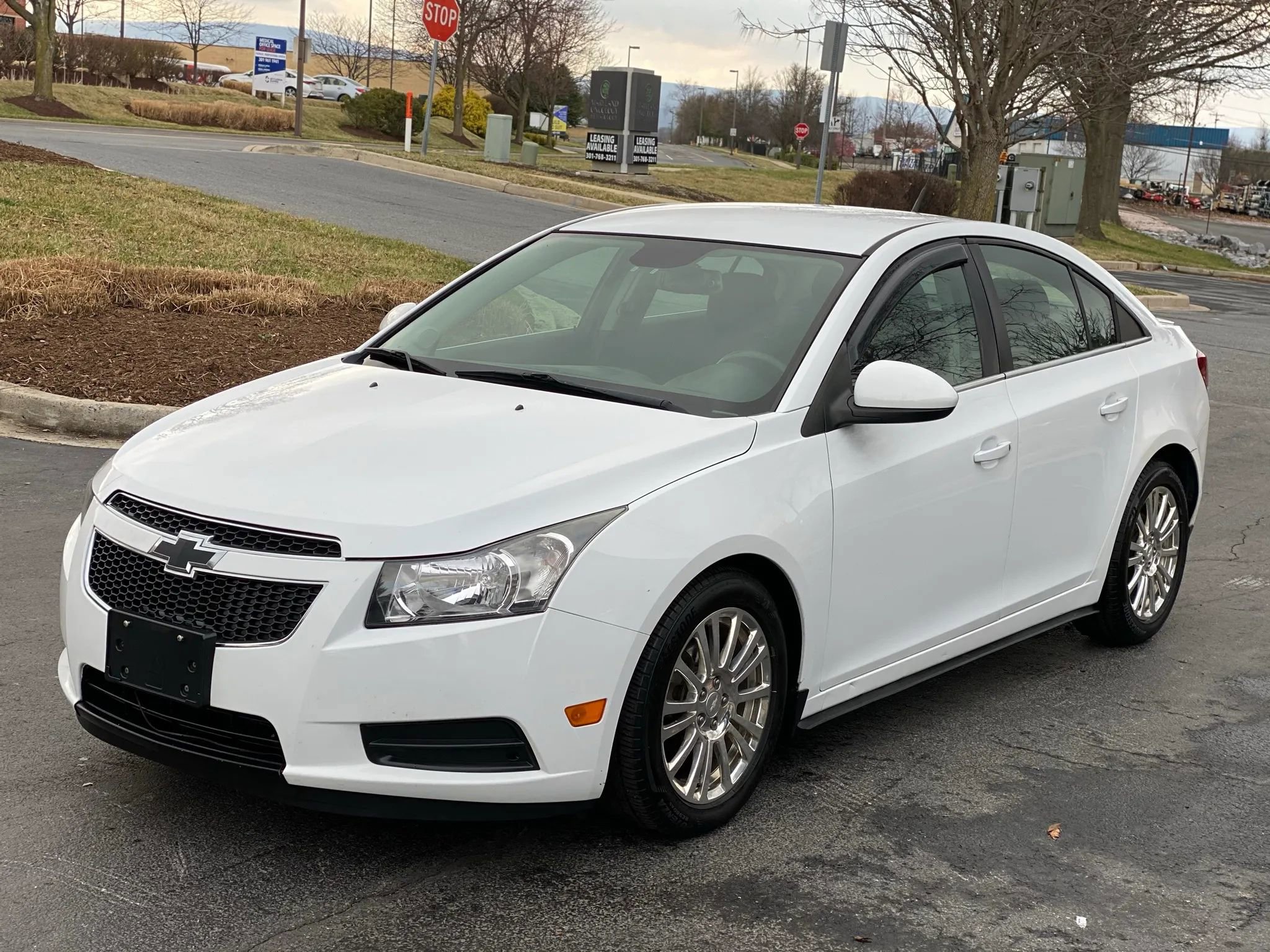 Used 2013 Chevrolet Cruze Eco image 2