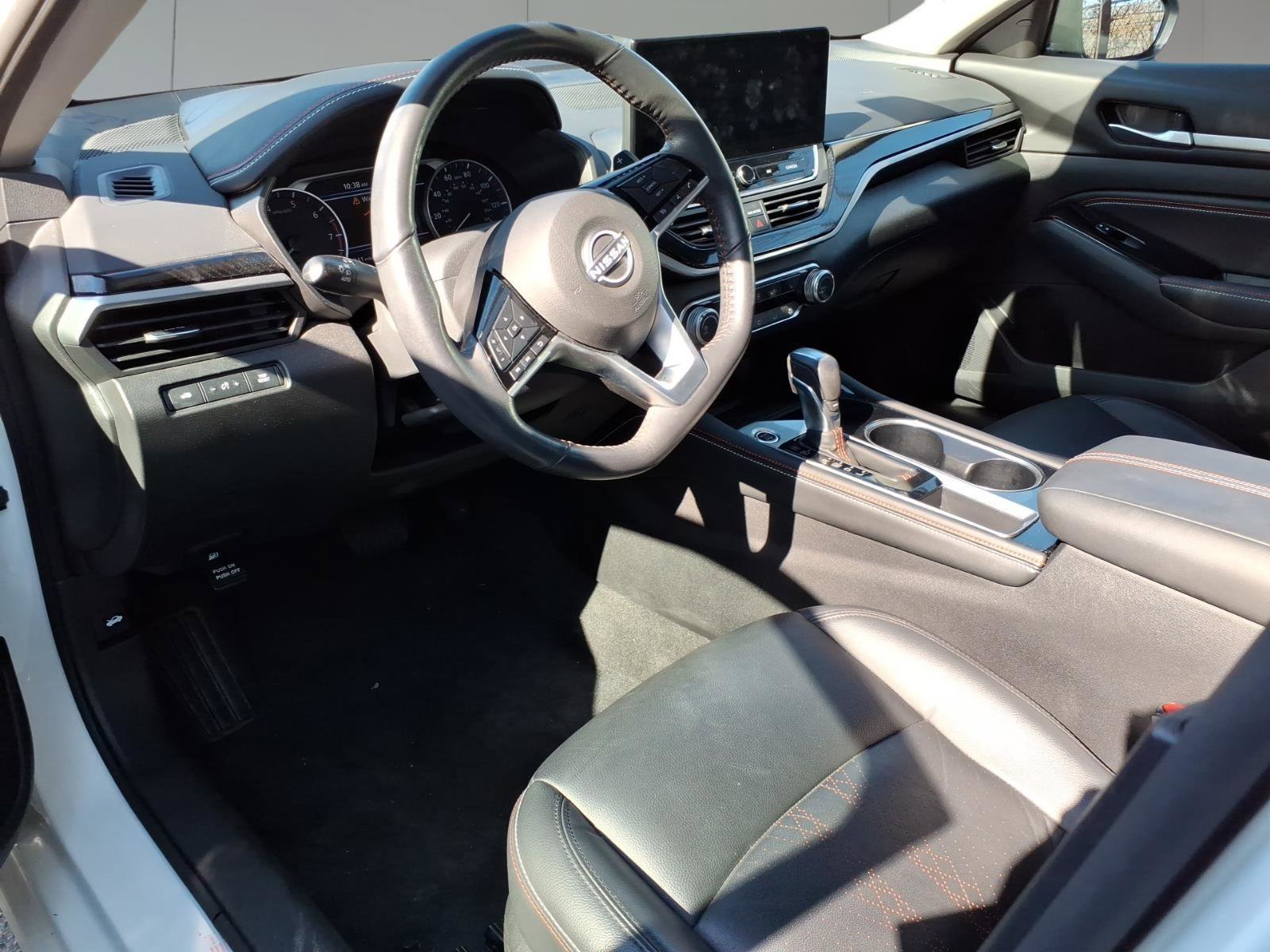 Used 2023 Nissan Altima 2.5 SR w/ SR Premium Package image 9