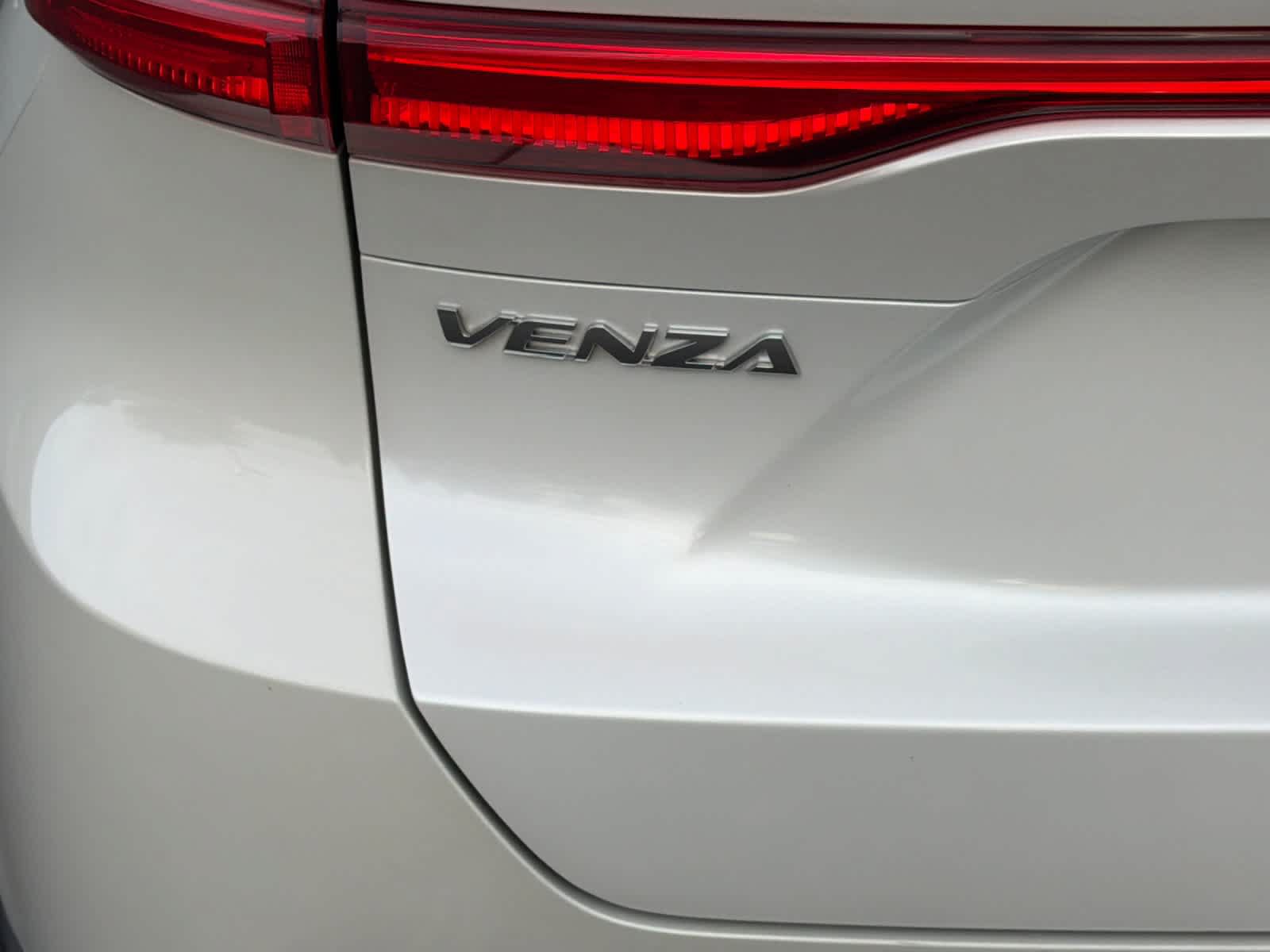 Used 2023 Toyota Venza XLE AWD/4WD image 31