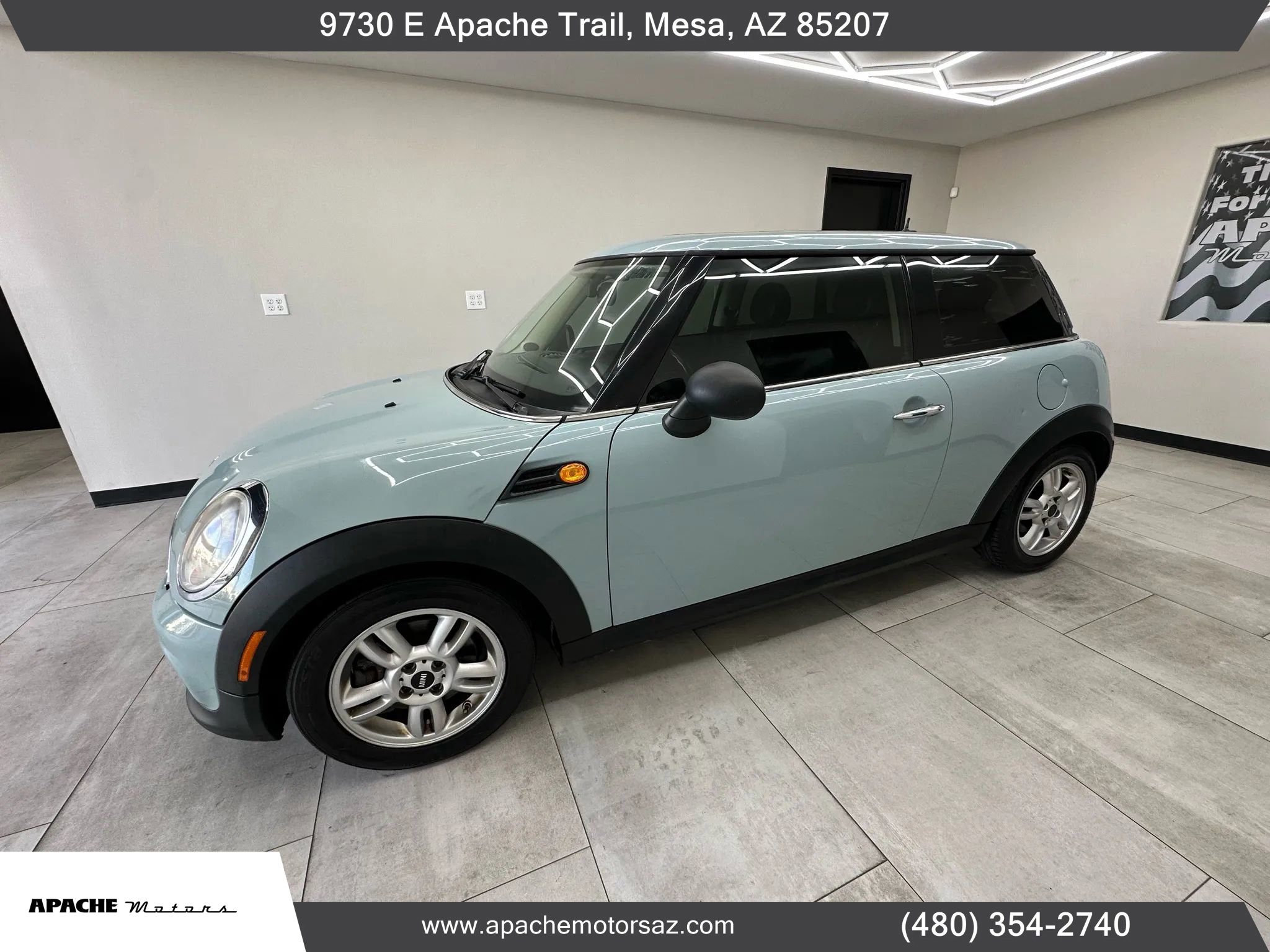 Used 2011 MINI Cooper Hardtop image 2