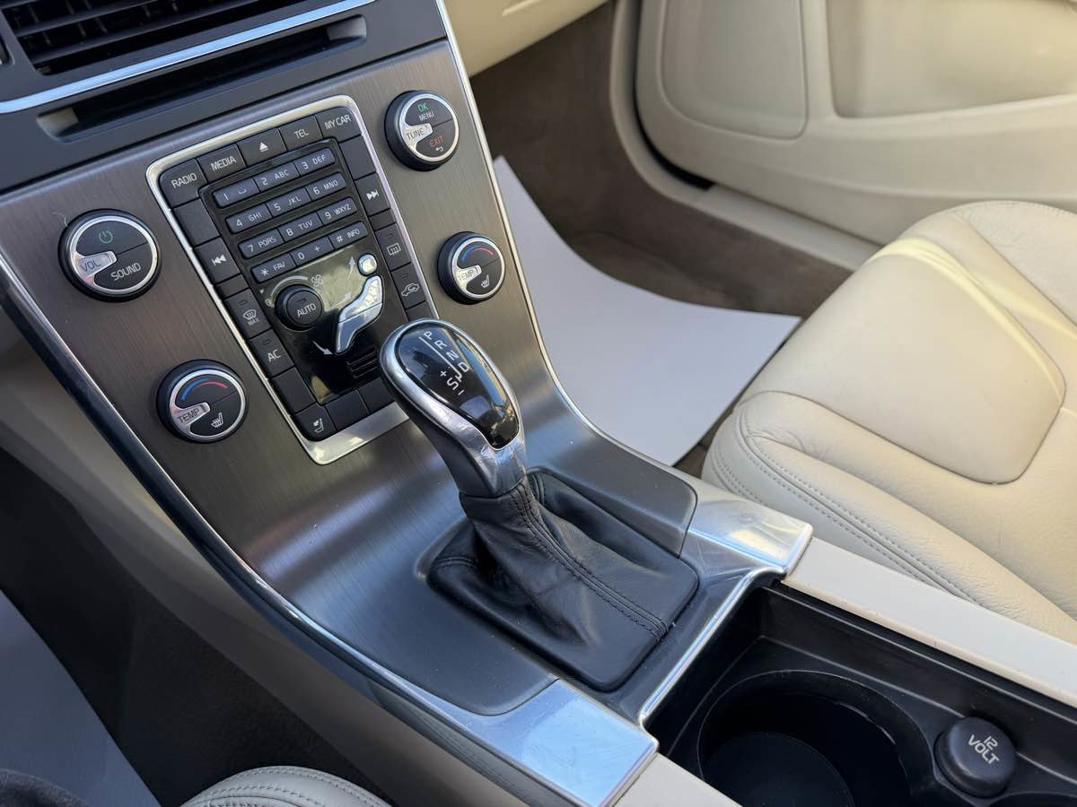 Used 2014 Volvo S60 T5 image 23