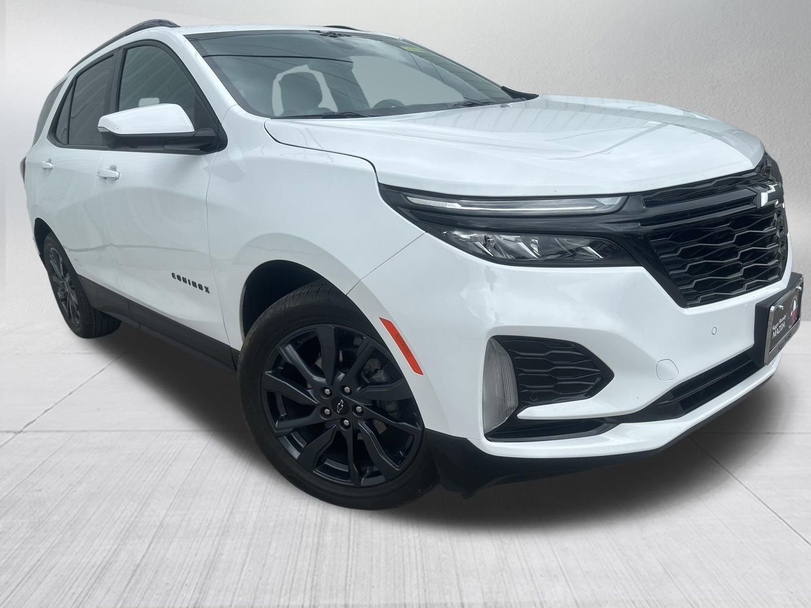 Used 2024 Chevrolet Equinox RS w/ RS Leather Package image 3