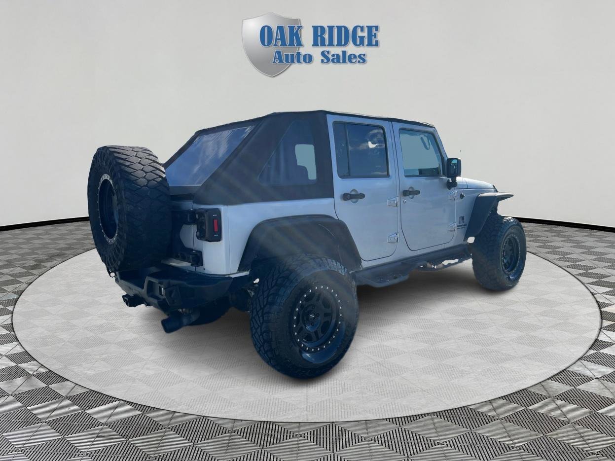 Used 2009 Jeep Wrangler Unlimited Rubicon w/ Dual Top Group image 5