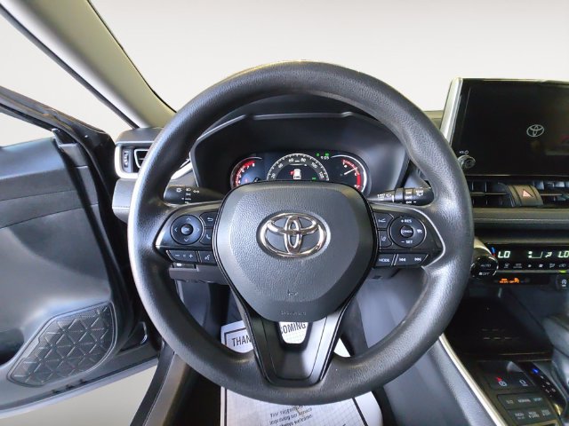 Used 2025 Toyota RAV4 XLE AWD/4WD image 13