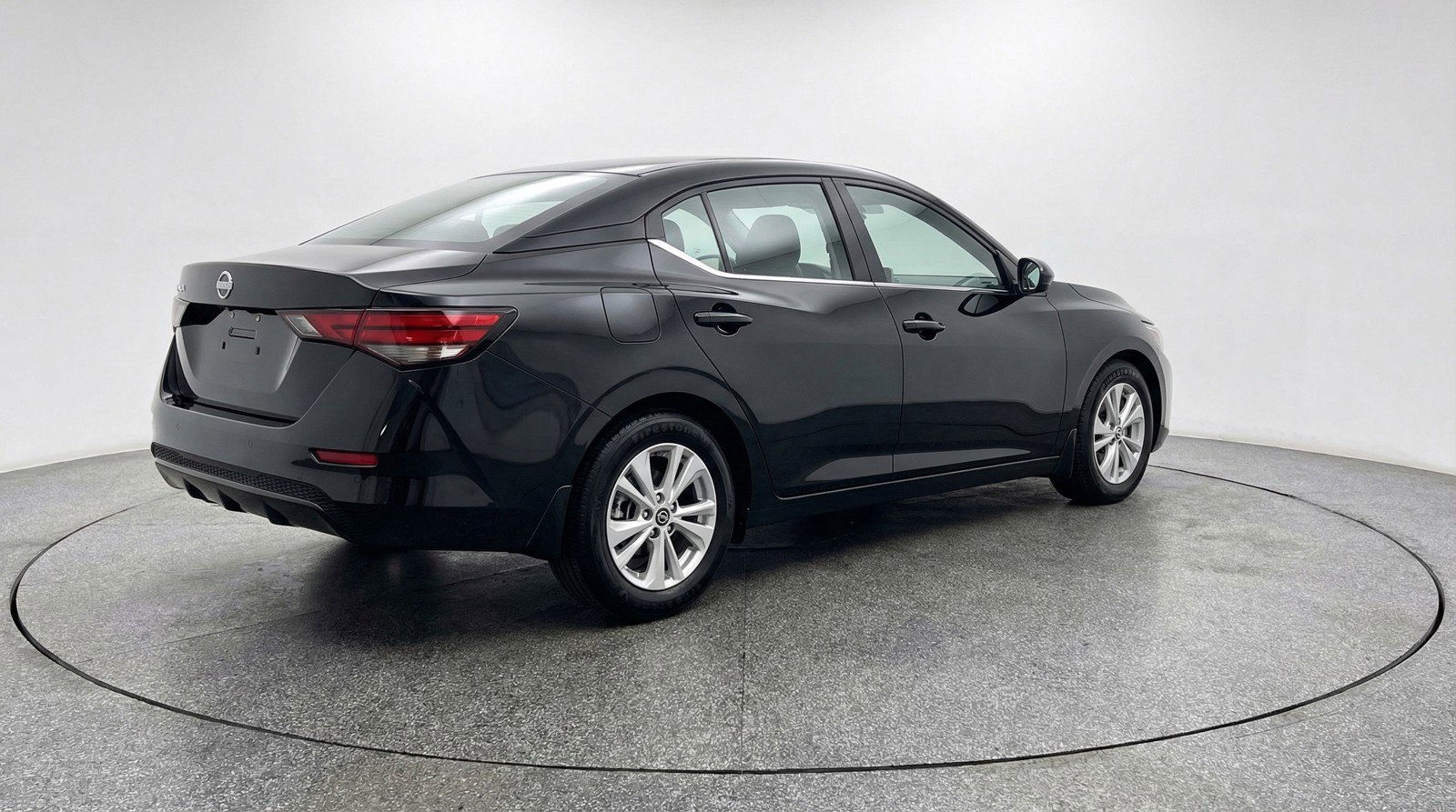 Used 2025 Nissan Sentra S image 9