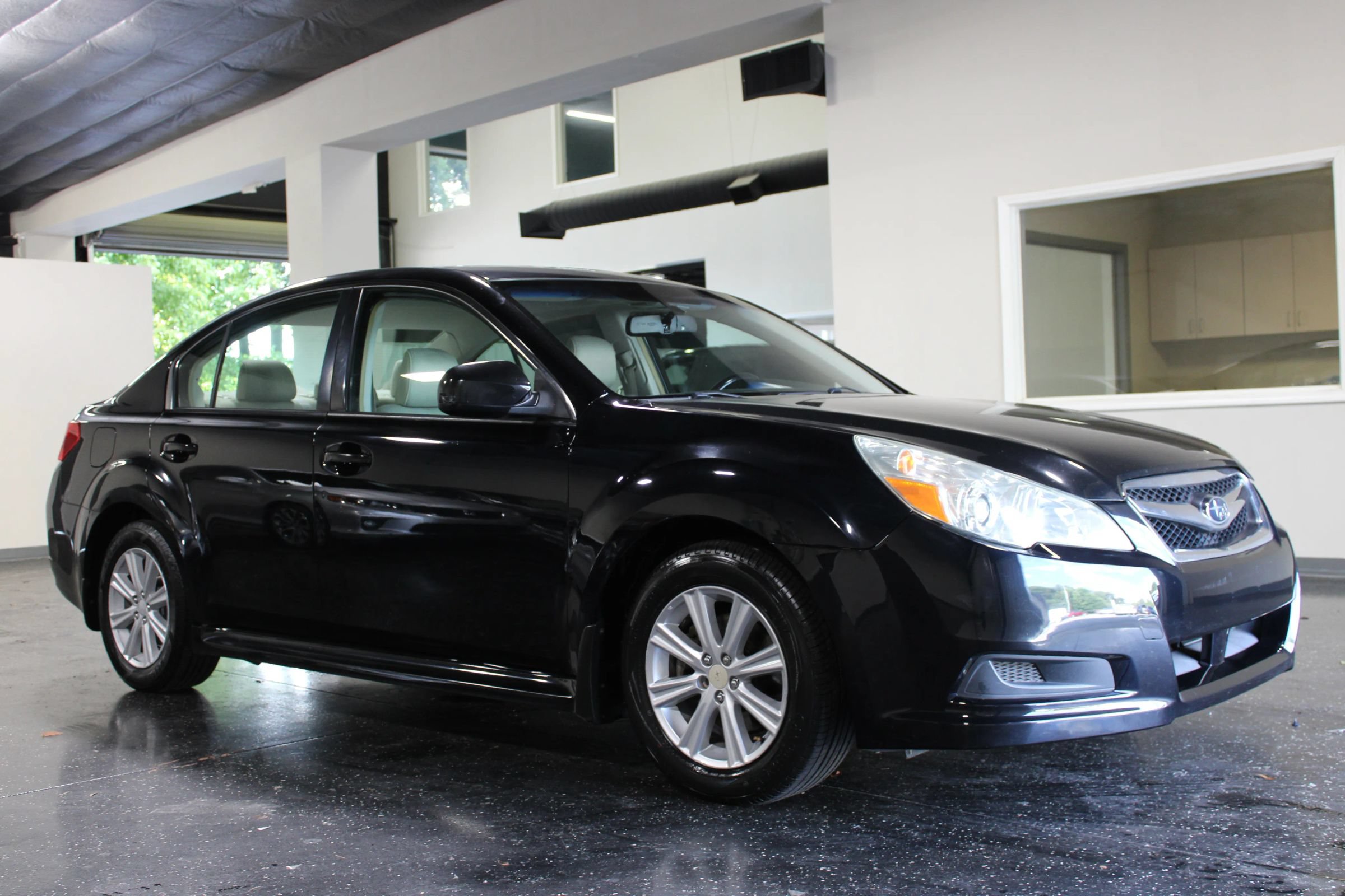 Used 2012 Subaru Legacy 2.5i Premium AWD/4WD image 1