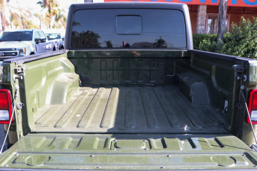Used 2023 Jeep Gladiator Sport AWD/4WD image 8