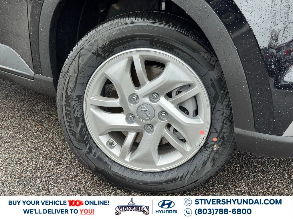 Certified 2026 Hyundai Venue SE FWD image 4