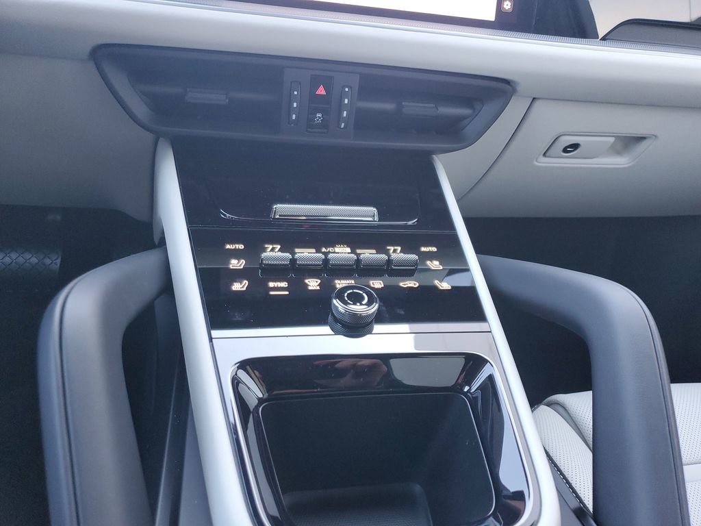 New 2026 Porsche Cayenne Coupe image 24