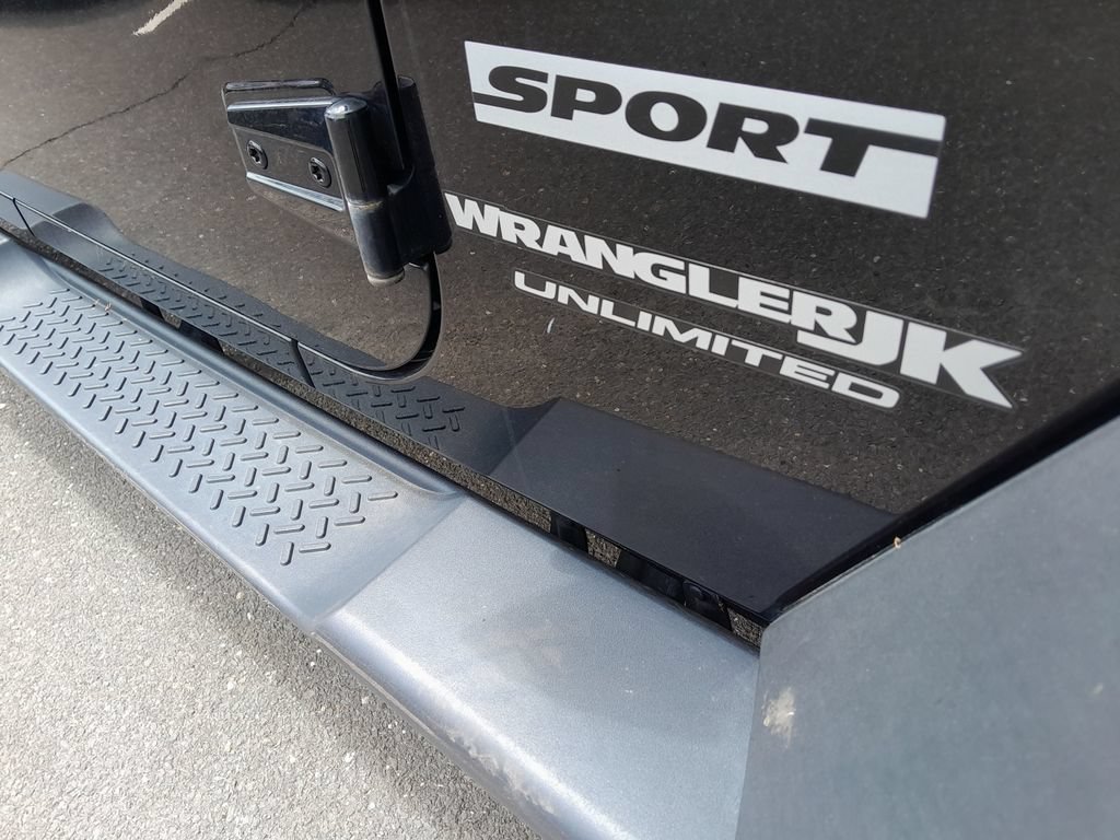 Used 2018 Jeep Wrangler Unlimited Sport S AWD/4WD image 40