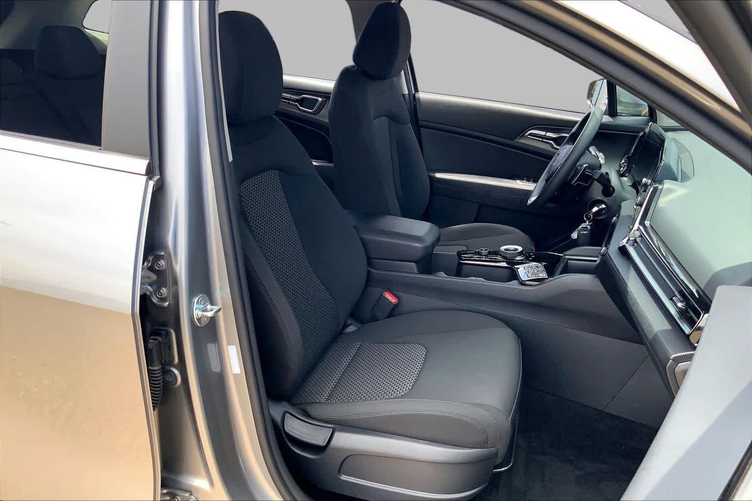 Certified 2024 Kia Sportage LX FWD image 9