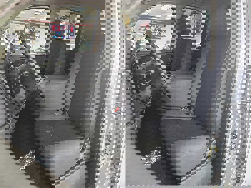 Used 2015 Nissan Titan SV image 10