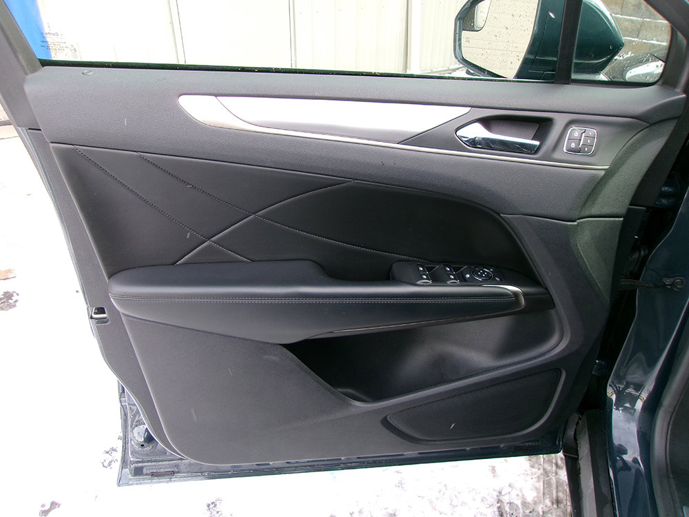 Used 2019 Lincoln MKC Premiere AWD/4WD image 16