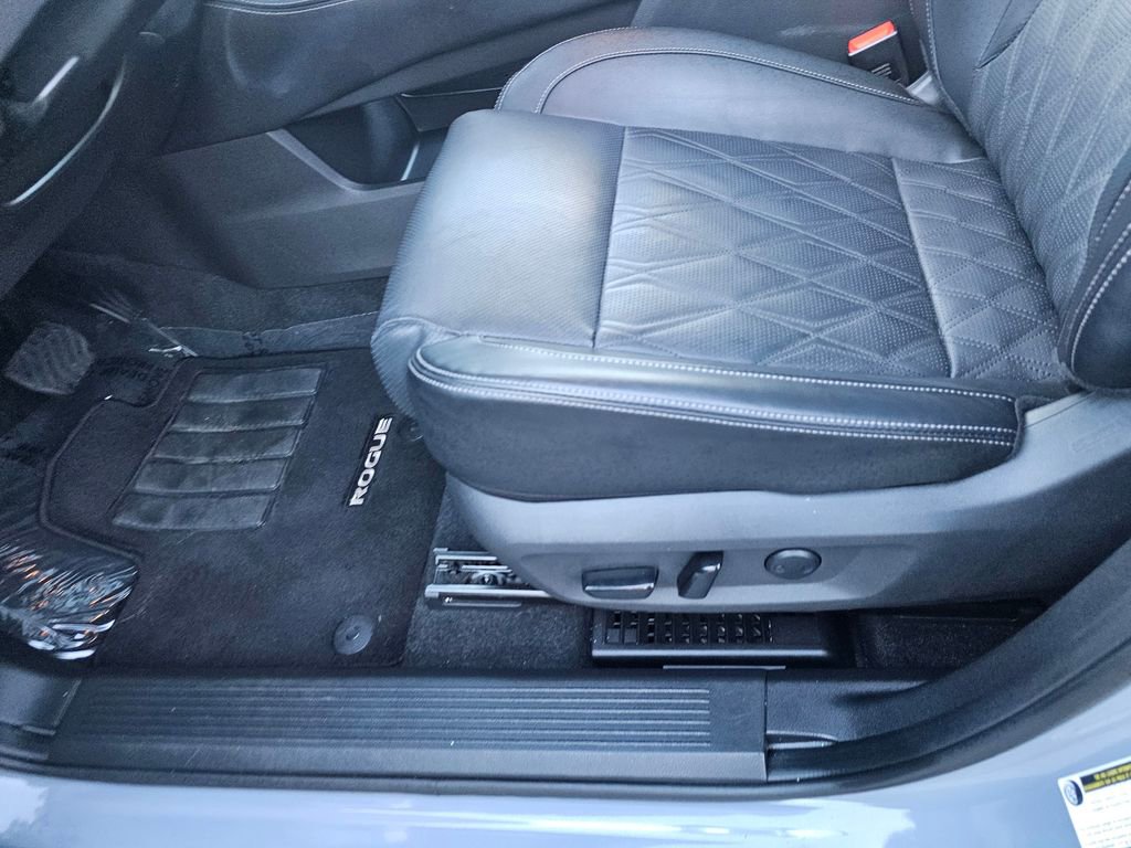 Used 2024 Nissan Rogue Platinum w/ Platinum Premium Package FWD image 20