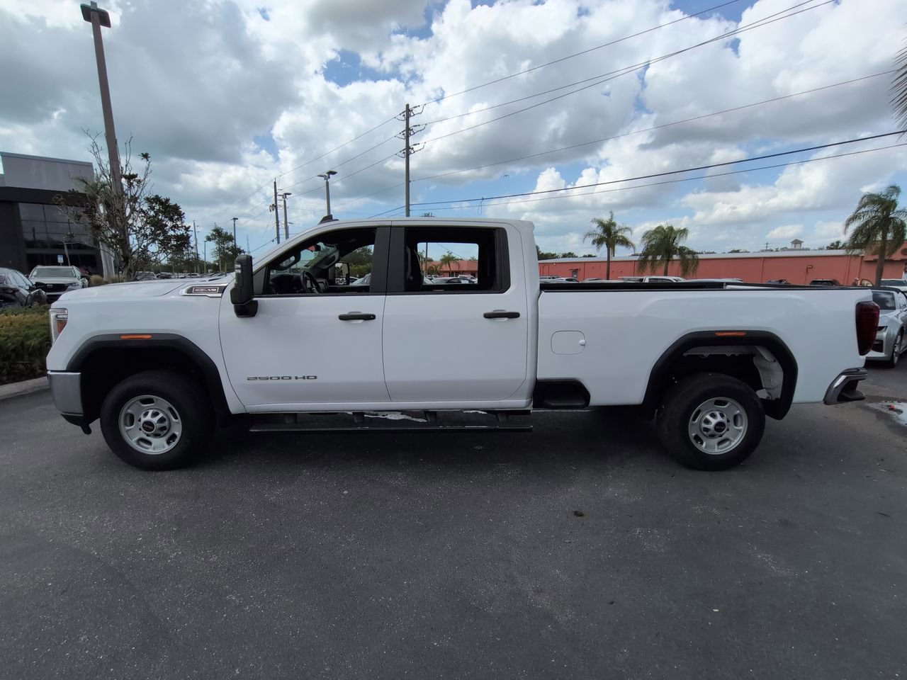 Used 2022 GMC Sierra 2500 Pro w/ Convenience Package image 8