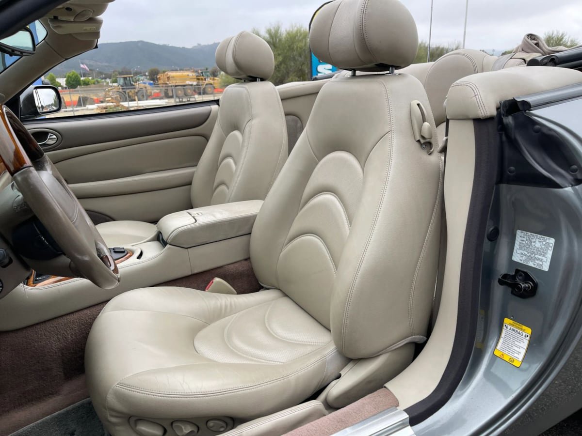 Used 2002 Jaguar XK8 Convertible RWD image 12