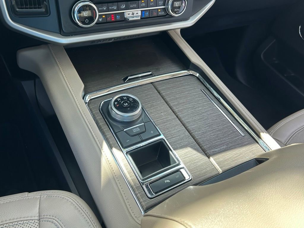 Used 2022 Ford Expedition Limited image 58