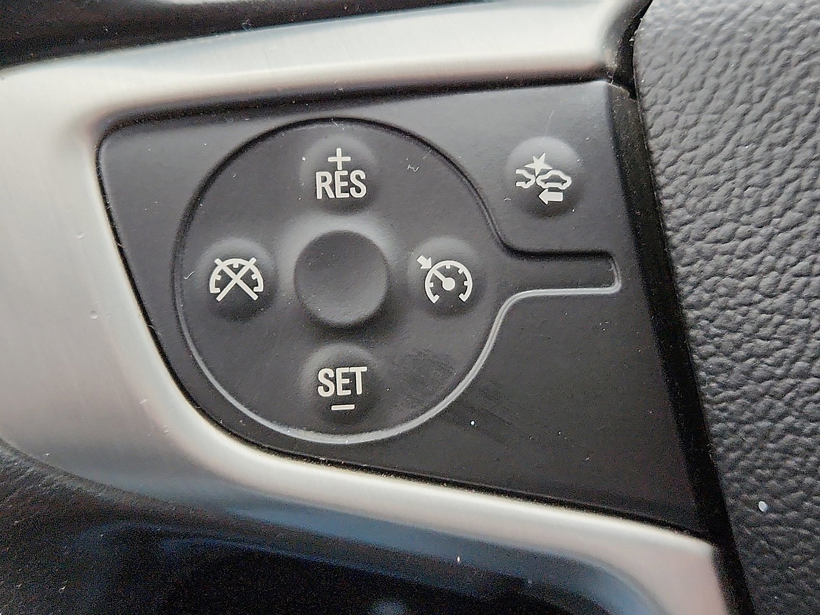 Used 2020 GMC Terrain SLT image 17