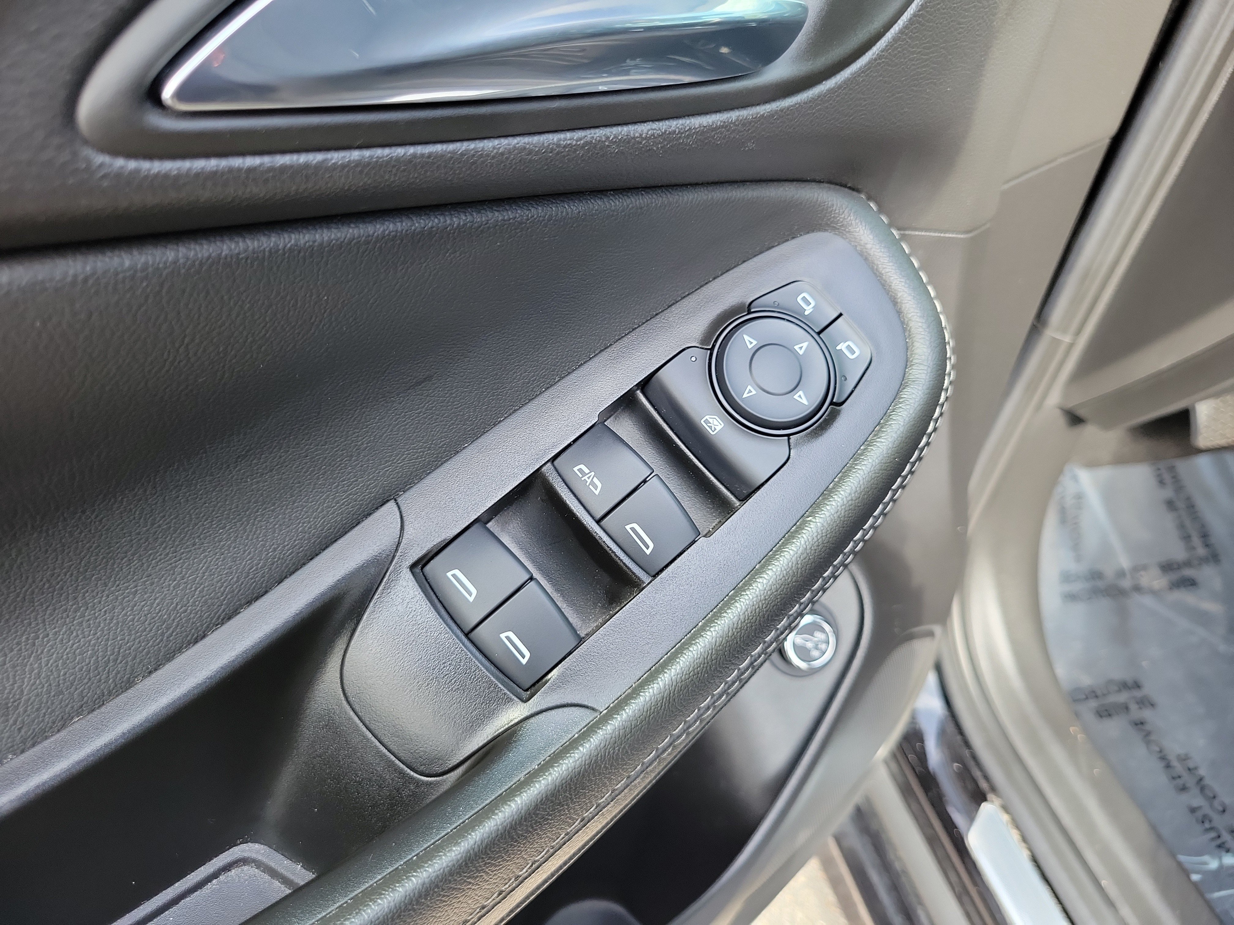 Used 2023 Buick Encore GX Select w/ Sport Touring Package FWD image 25