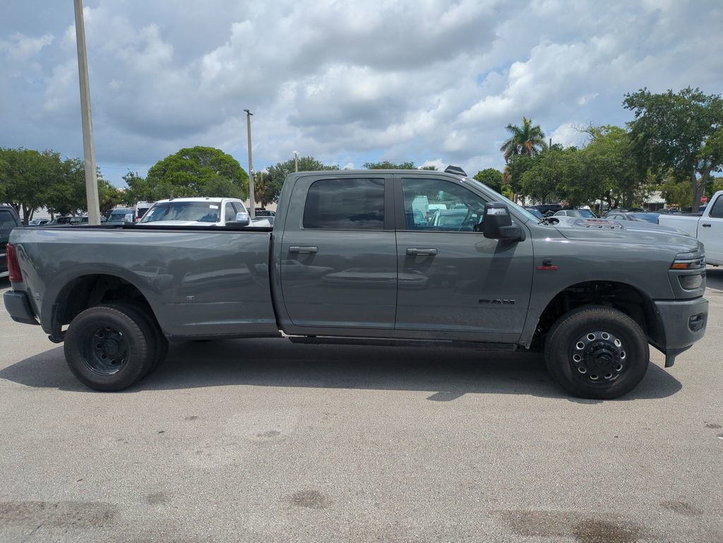 New 2026 RAM 3500 Laramie AWD/4WD image 4