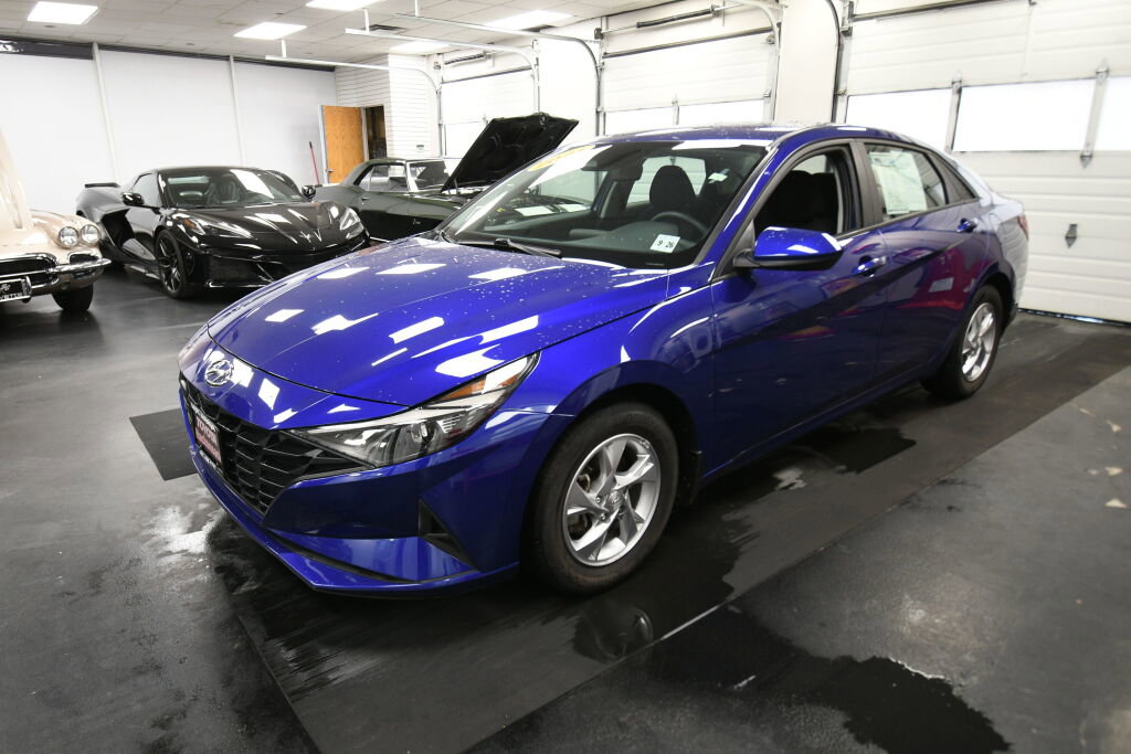 Used 2021 Hyundai Elantra SE image 4