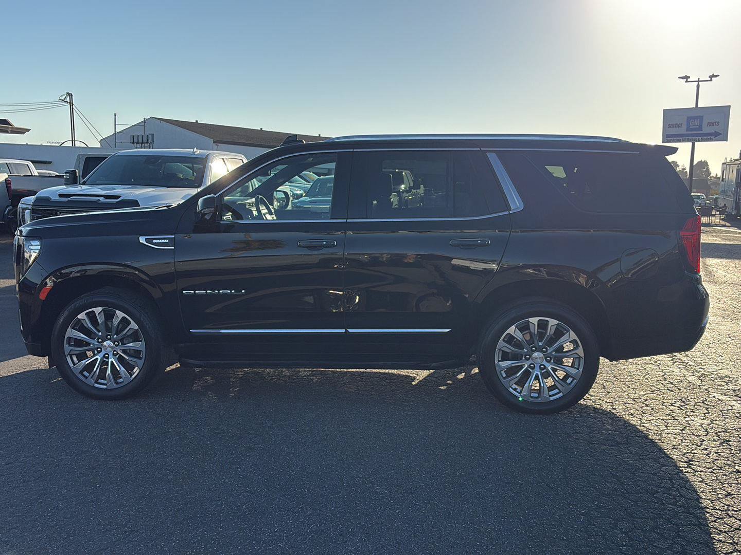 Used 2024 GMC Yukon Denali AWD/4WD image 7